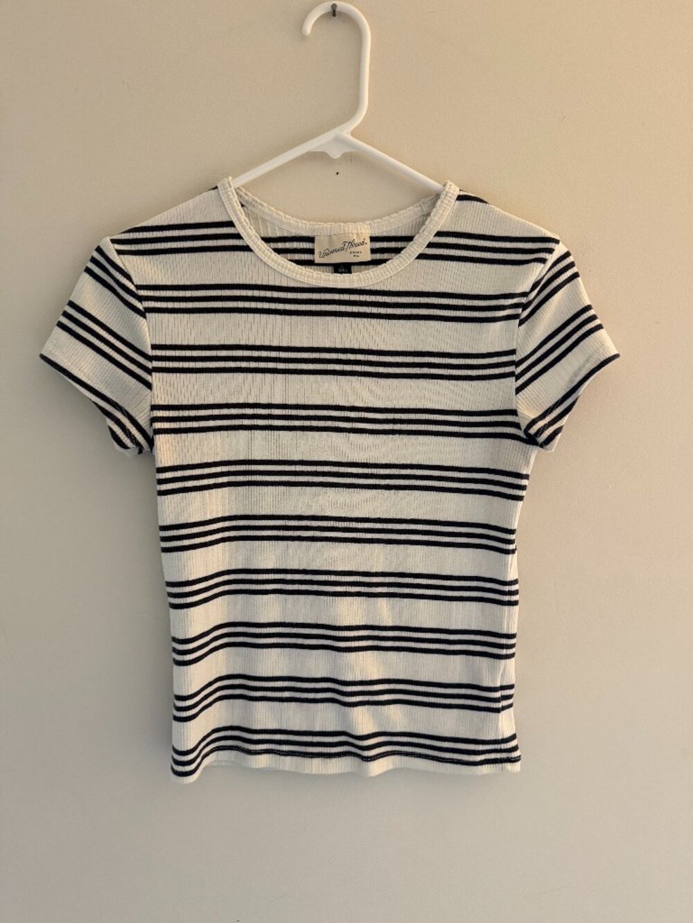 Universal Thread Women’s Small Ribbed Striped Fitted T-Shirt White Black